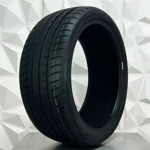 [2354018TH202] LLANTA TALON TH202 235/40R18 TRIANGLE 95Y